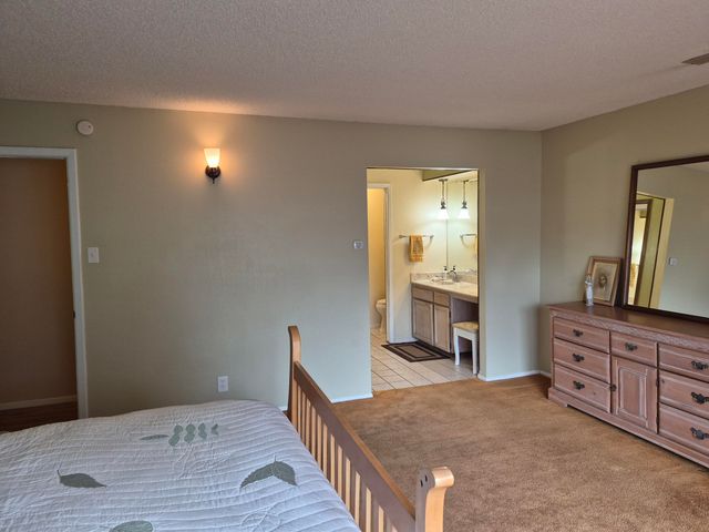 1020 Stuart Road NW, Albuquerque, NM 87114