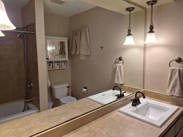 1020 Stuart Road NW, Albuquerque, NM 87114