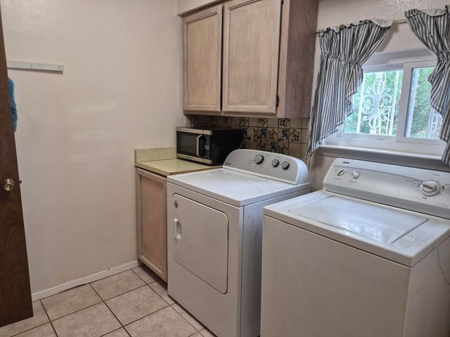 1020 Stuart Road NW, Albuquerque, NM 87114