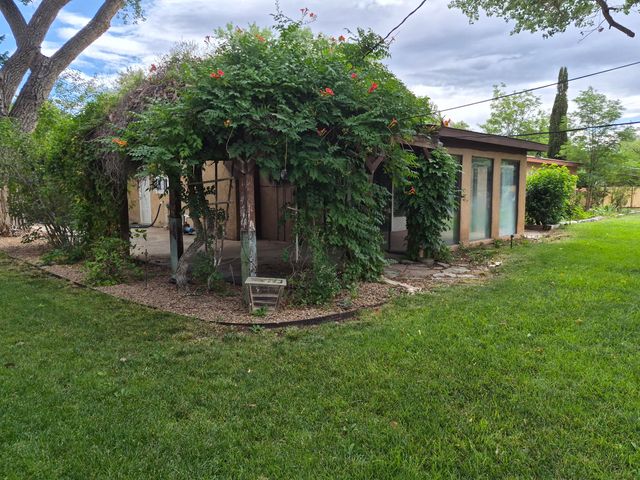 1020 Stuart Road NW, Albuquerque, NM 87114