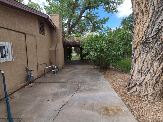 1020 Stuart Road NW, Albuquerque, NM 87114