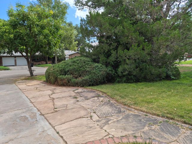 1020 Stuart Road NW, Albuquerque, NM 87114