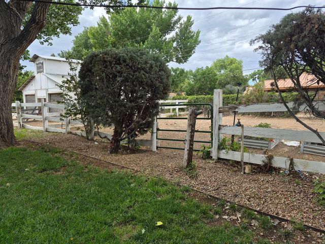1020 Stuart Road NW, Albuquerque, NM 87114