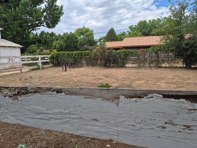 1020 Stuart Road NW, Albuquerque, NM 87114