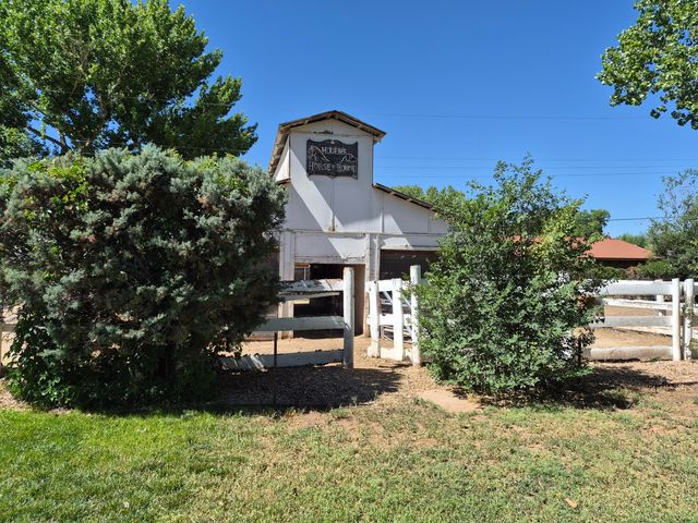1020 Stuart Road NW, Albuquerque, NM 87114