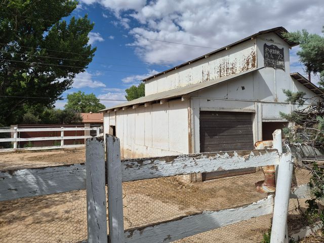 1020 Stuart Road NW, Albuquerque, NM 87114