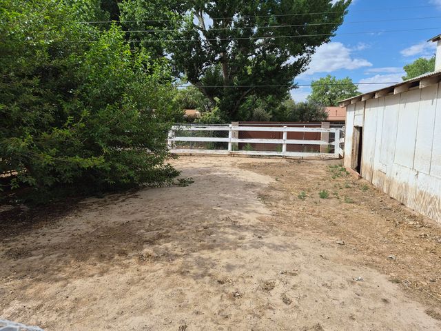 1020 Stuart Road NW, Albuquerque, NM 87114