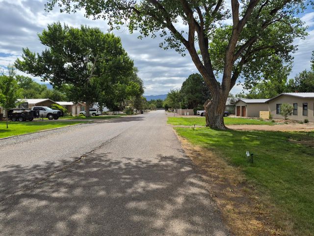 1020 Stuart Road NW, Albuquerque, NM 87114