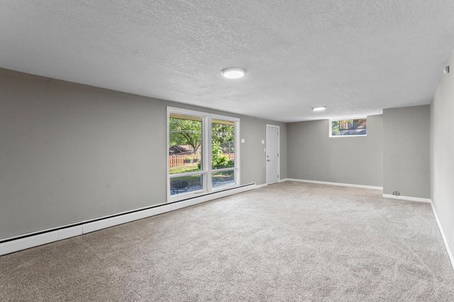 7008 35th Avenue N, Crystal, MN 55427