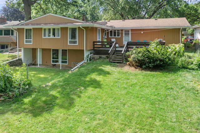 7008 35th Avenue N, Crystal, MN 55427