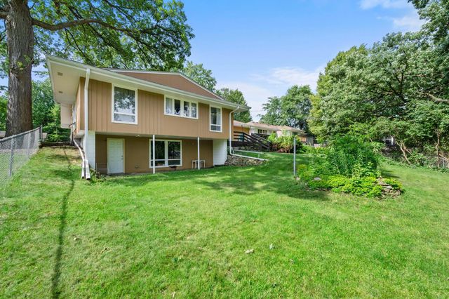 7008 35th Avenue N, Crystal, MN 55427