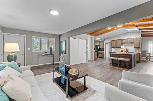 7008 35th Avenue N, Crystal, MN 55427