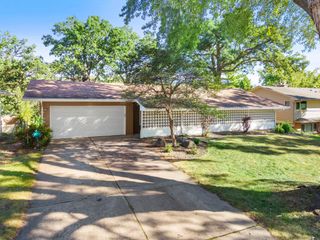 7008 35th Avenue N, Crystal, MN 55427