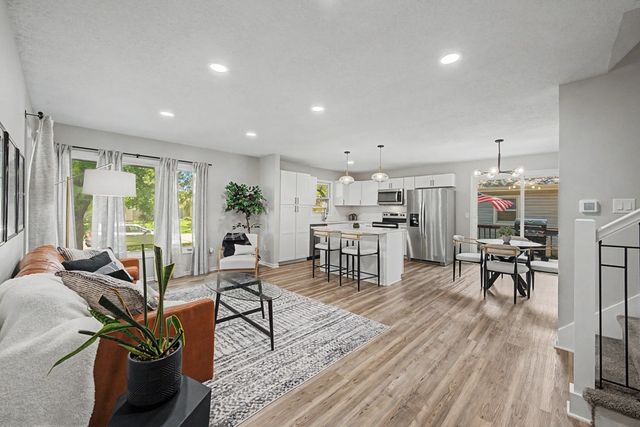 412 25th Avenue SW, Altoona, IA 50009