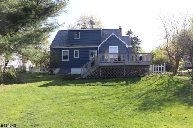 3 Ridgeview Rd, Newton Town, NJ 07860