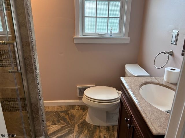 3 Ridgeview Rd, Newton Town, NJ 07860