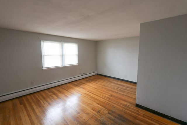 12 Essex Street 6, Quincy, MA 02171