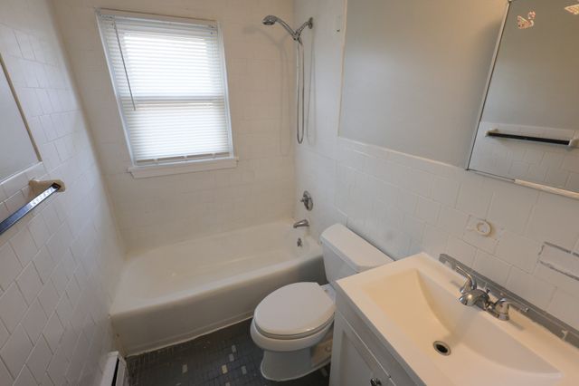 12 Essex Street 6, Quincy, MA 02171
