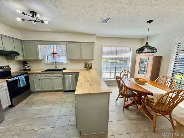 642 Mary Ann Drive, Montgomery, AL 36109