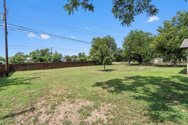 1700 Deep Wood DR, Round Rock, TX 78681