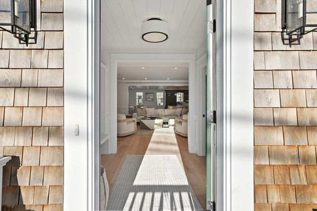 2 Mariner Way, Nantucket, MA 02554