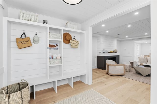 2 Mariner Way, Nantucket, MA 02554