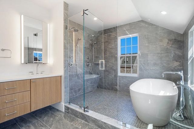 2 Mariner Way, Nantucket, MA 02554