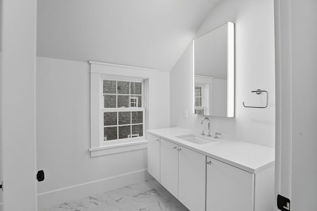 2 Mariner Way, Nantucket, MA 02554