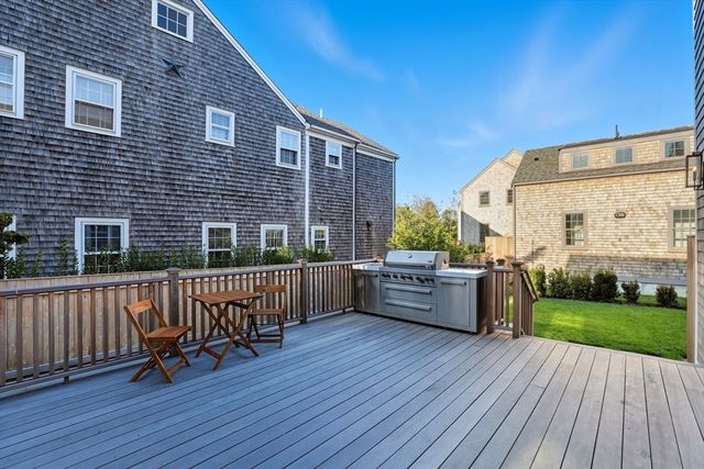 2 Mariner Way, Nantucket, MA 02554