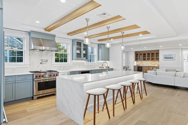 2 Mariner Way, Nantucket, MA 02554