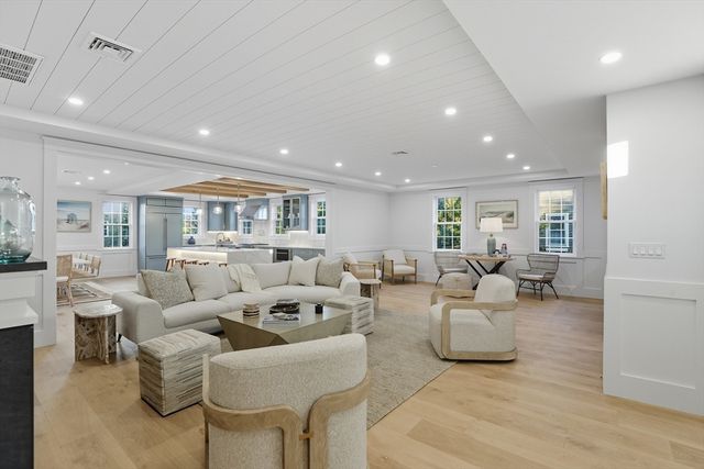 2 Mariner Way, Nantucket, MA 02554