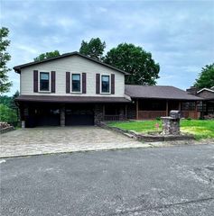 5 South Lake Drive, Parkersburg, WV 26101