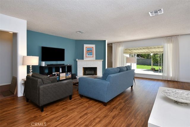 5822 Norwich Ave., Sherman Oaks, CA 91411