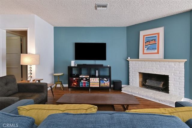 5822 Norwich Ave., Sherman Oaks, CA 91411