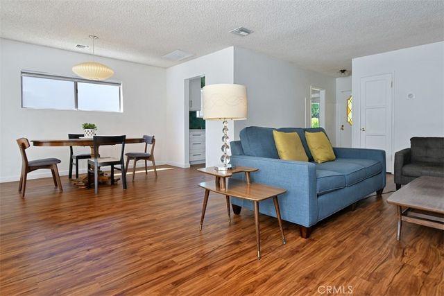 5822 Norwich Ave., Sherman Oaks, CA 91411