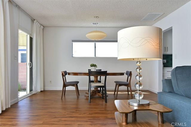 5822 Norwich Ave., Sherman Oaks, CA 91411