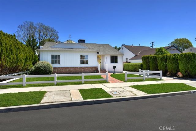 5822 Norwich Ave., Sherman Oaks, CA 91411
