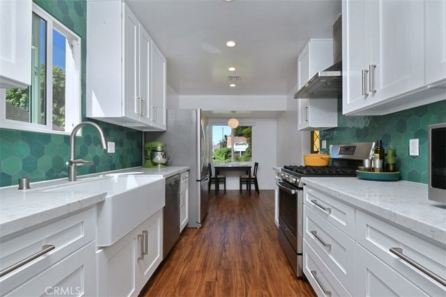 5822 Norwich Ave., Sherman Oaks, CA 91411