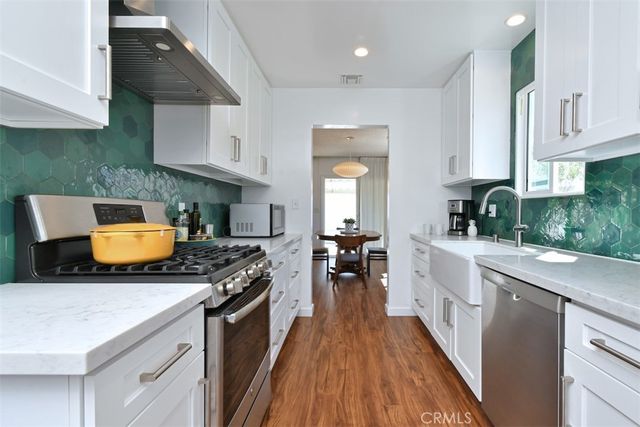 5822 Norwich Ave., Sherman Oaks, CA 91411