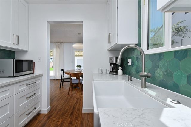 5822 Norwich Ave., Sherman Oaks, CA 91411