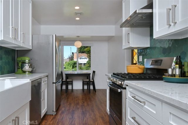 5822 Norwich Ave., Sherman Oaks, CA 91411