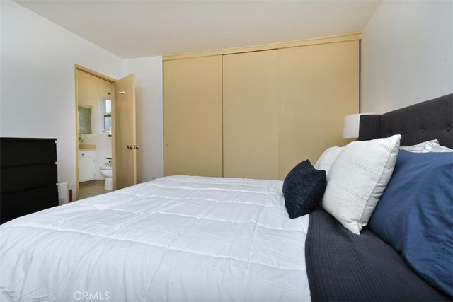 5822 Norwich Ave., Sherman Oaks, CA 91411