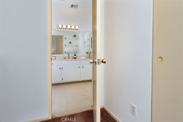 5822 Norwich Ave., Sherman Oaks, CA 91411