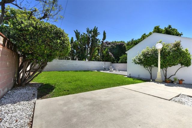 5822 Norwich Ave., Sherman Oaks, CA 91411