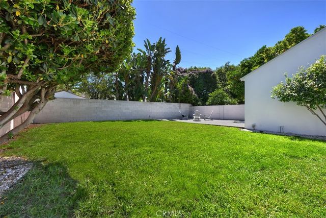 5822 Norwich Ave., Sherman Oaks, CA 91411