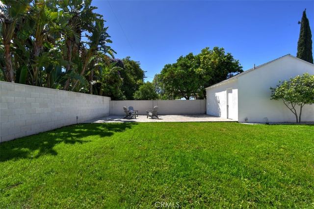 5822 Norwich Ave., Sherman Oaks, CA 91411