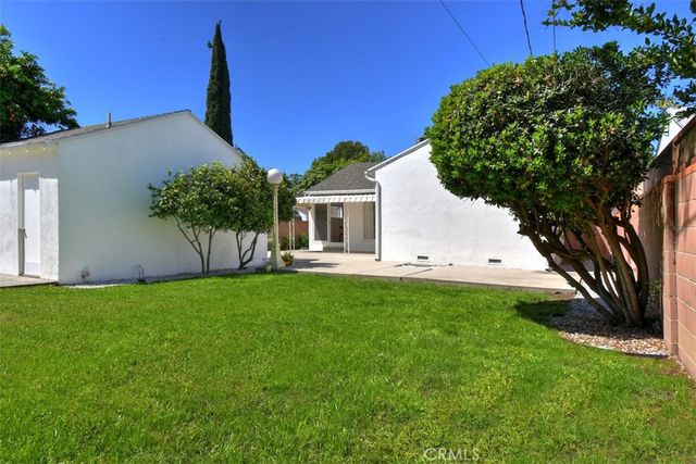 5822 Norwich Ave., Sherman Oaks, CA 91411