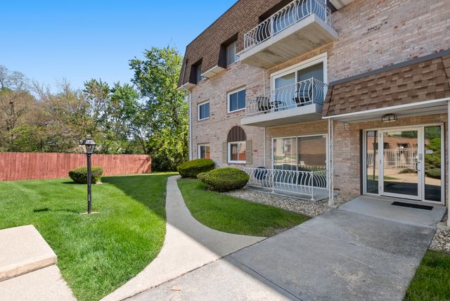 3240 N Manor Drive 130, Lansing, IL 60438