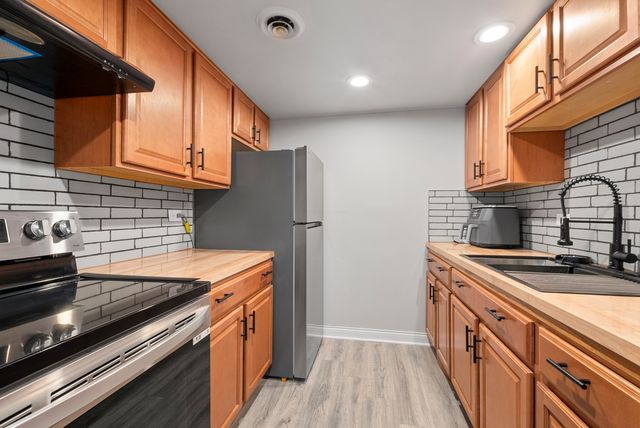 3240 N Manor Drive 130, Lansing, IL 60438