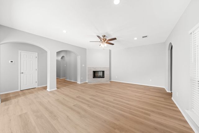 217 Richard Lane, Red Oak, TX 75154